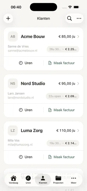 Klantenlijst in Uurwerk met uurtarief per klant, open uren en knoppen voor uren en factuur maken